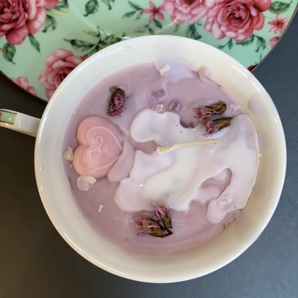 Lilly scent soy wax candle - Picture 2 of 4